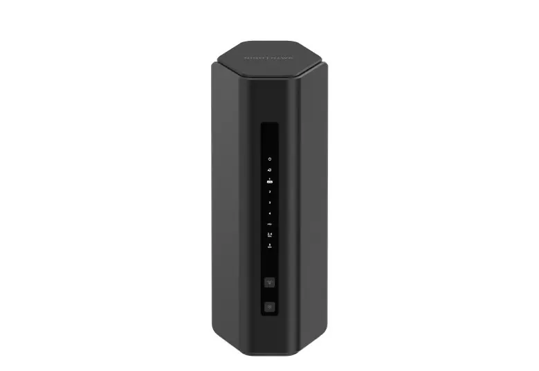 NETGEAR Nighthawk RS200 WiFi 7 Router, BE6500 Speeds up to 6.5Gbps, 2.5G Internet Port, Covers 2,500 sq. ft., 80 Devices, Dual-Band Gaming Router | RS200-100APS